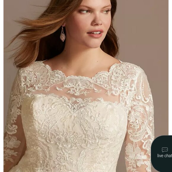 Plus size women's wedding dress - Picture 3 of 4